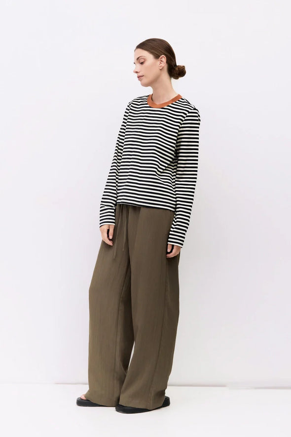 Mod Ref Black and Cream Kathleen Top